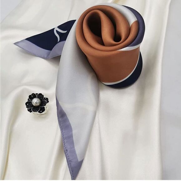 Color Block Heart Silky Scarf - Picture 4 of 5